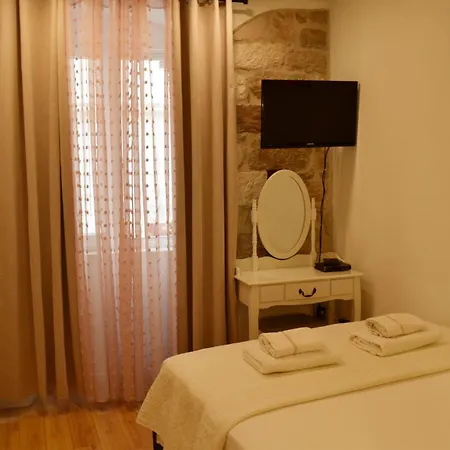 Old Town 2 Σπλιτ